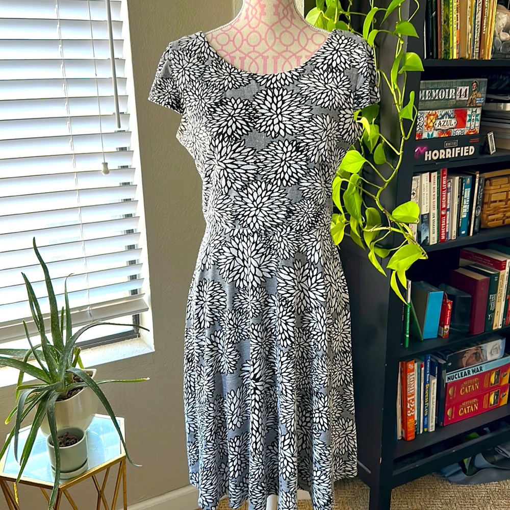 Floral stretch poly/rayon jersey material